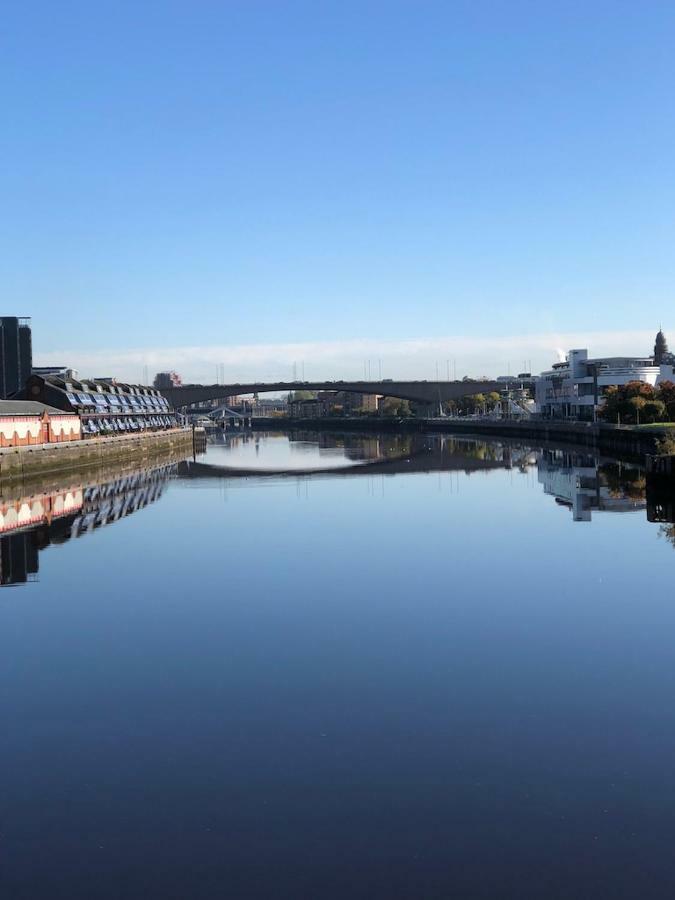 Sec/ Hydro Two Bed Flat With Free Parking And Great View Apartamento Glasgow Exterior foto